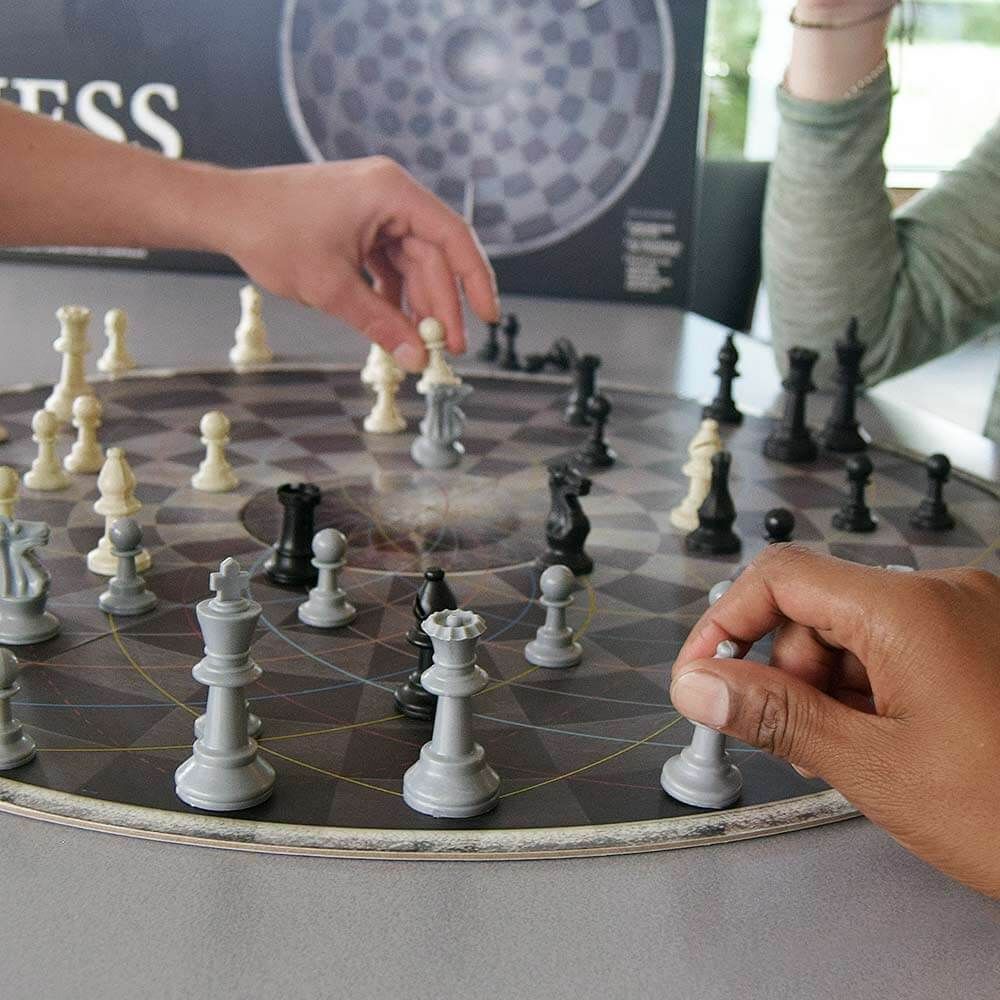 ronda ajedrez circular 3 personas hombre