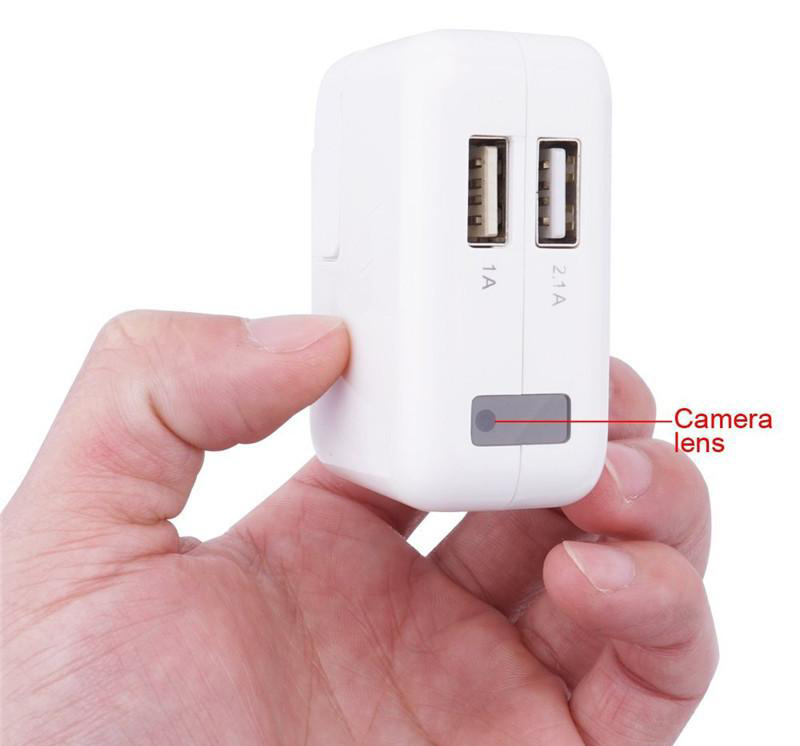 Cargador USB con cámara oculta
