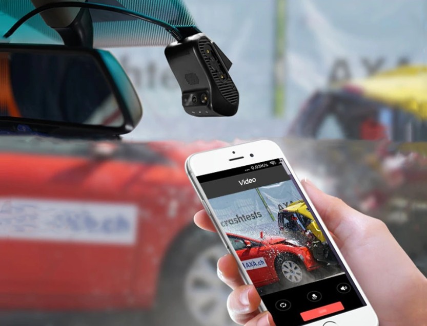 cámara en automóvil con aplicación de punto de acceso GPS