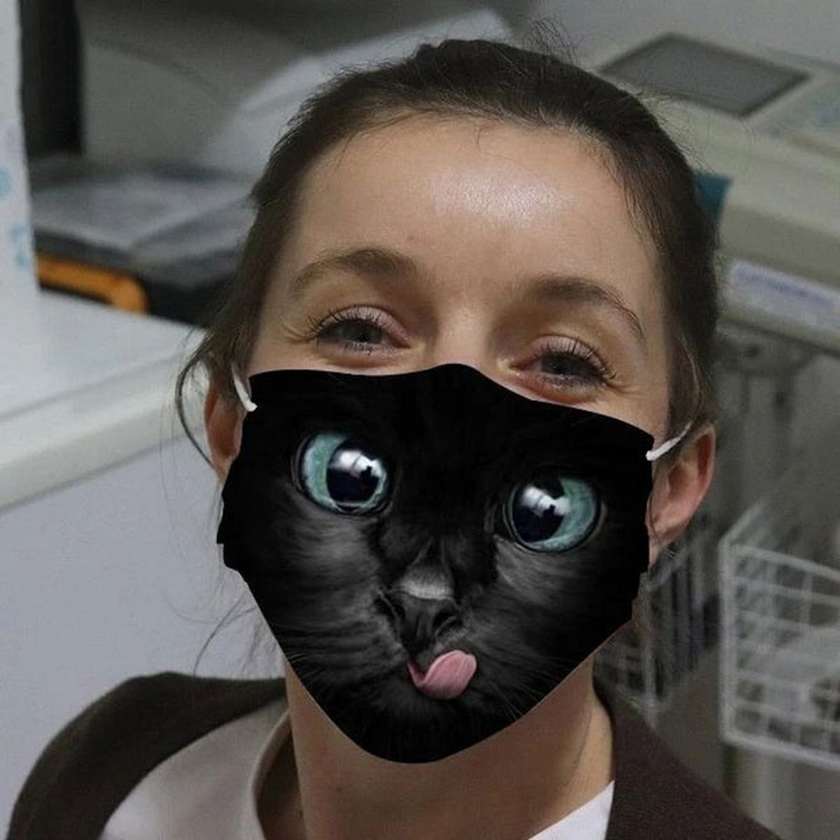 mascarilla de gato negro