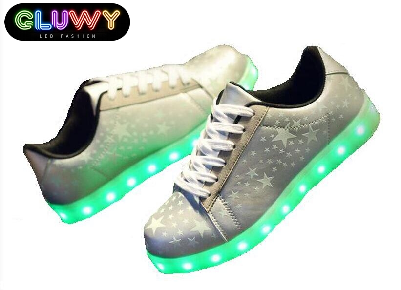 zapatos con suela con iluminando