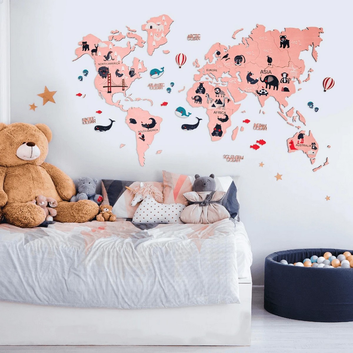 mapa del mundo en la pared para una niña