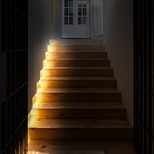 luz de orientación en la tira de escaleras led
