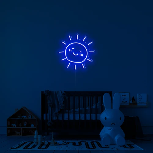 Logotipo de neón iluminado por LED en la pared - soleado