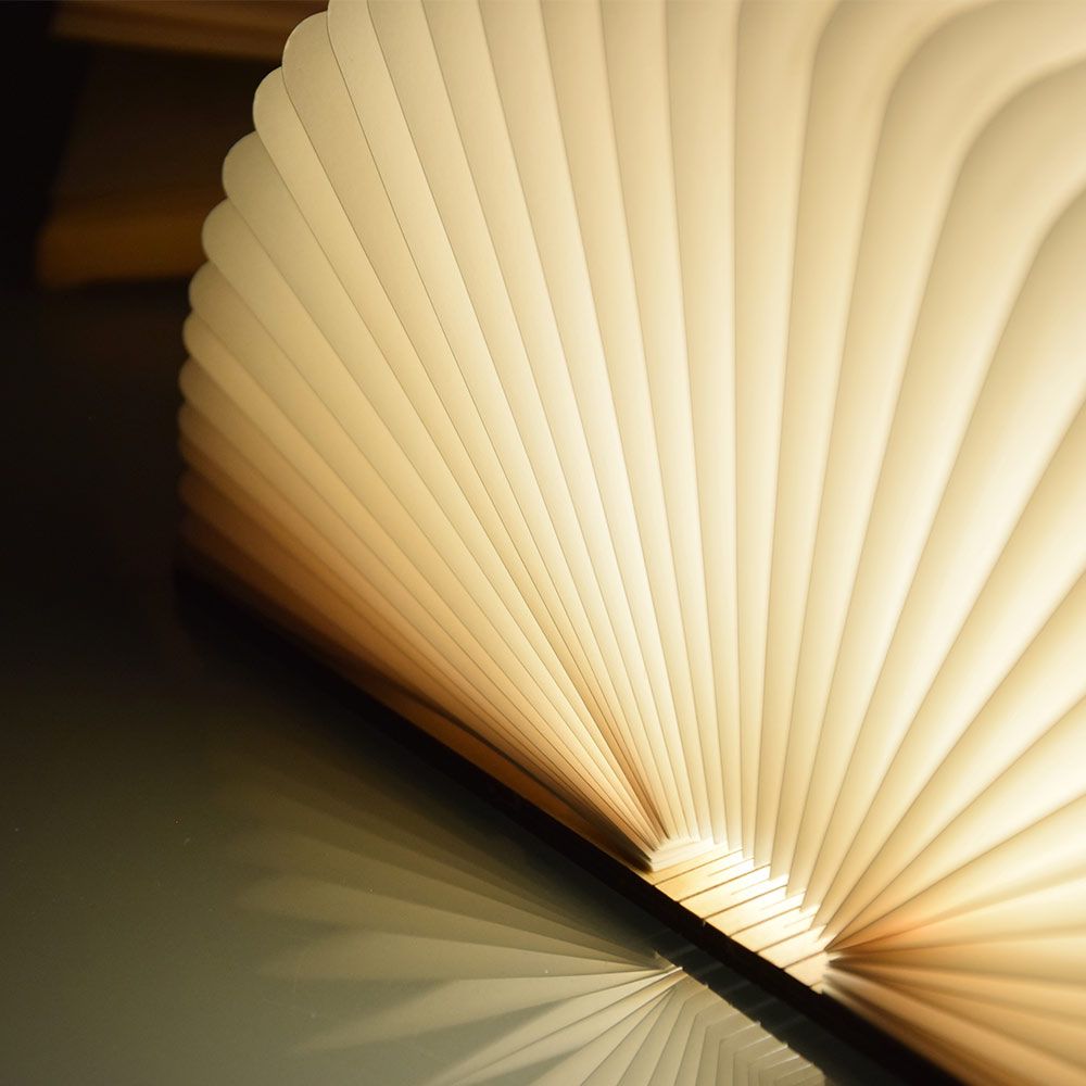 lámpara plegable de libros iluminada