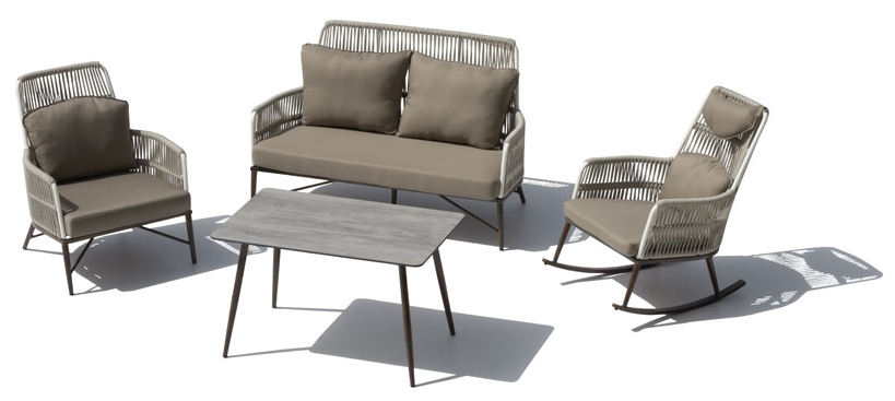 Exclusivos asientos de jardín construidos en aluminio, cuerdas sintéticas y mesa alta.