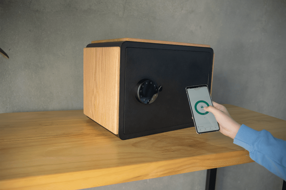 caja fuerte inteligente de lujo hecha de madera compatible con la aplicación